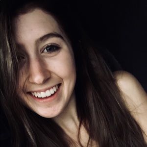 Meet your Posher, Hannah